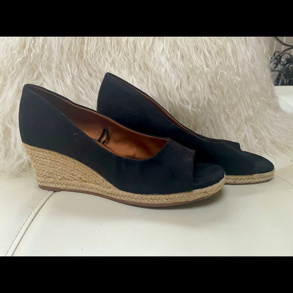 H&M
Black suede peep toe wedges espadrilles